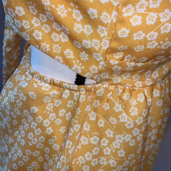 BOUTIQUE yellow SHORTS set romper tie back outfit women’s size SMALL - Picture 5 of 10